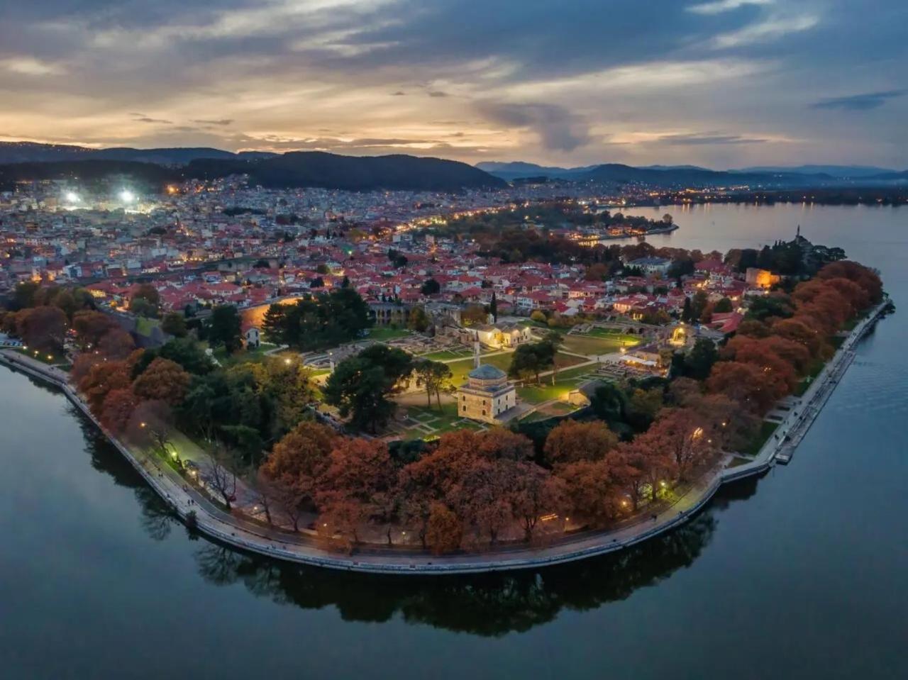 Cozyio- Ioannina City Center, Luxury Accommodation Esterno foto